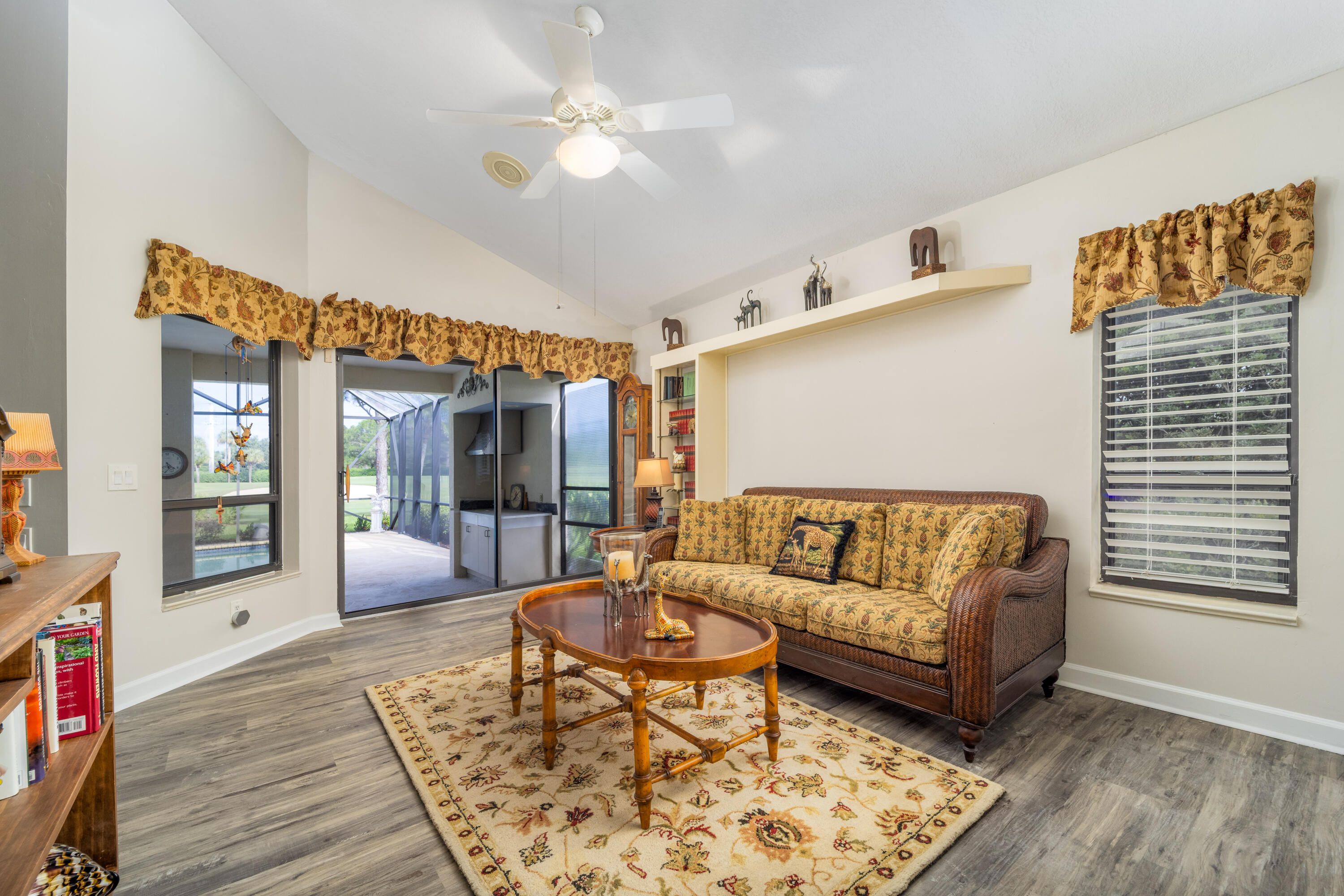 4104 SW Gleneagle Circle