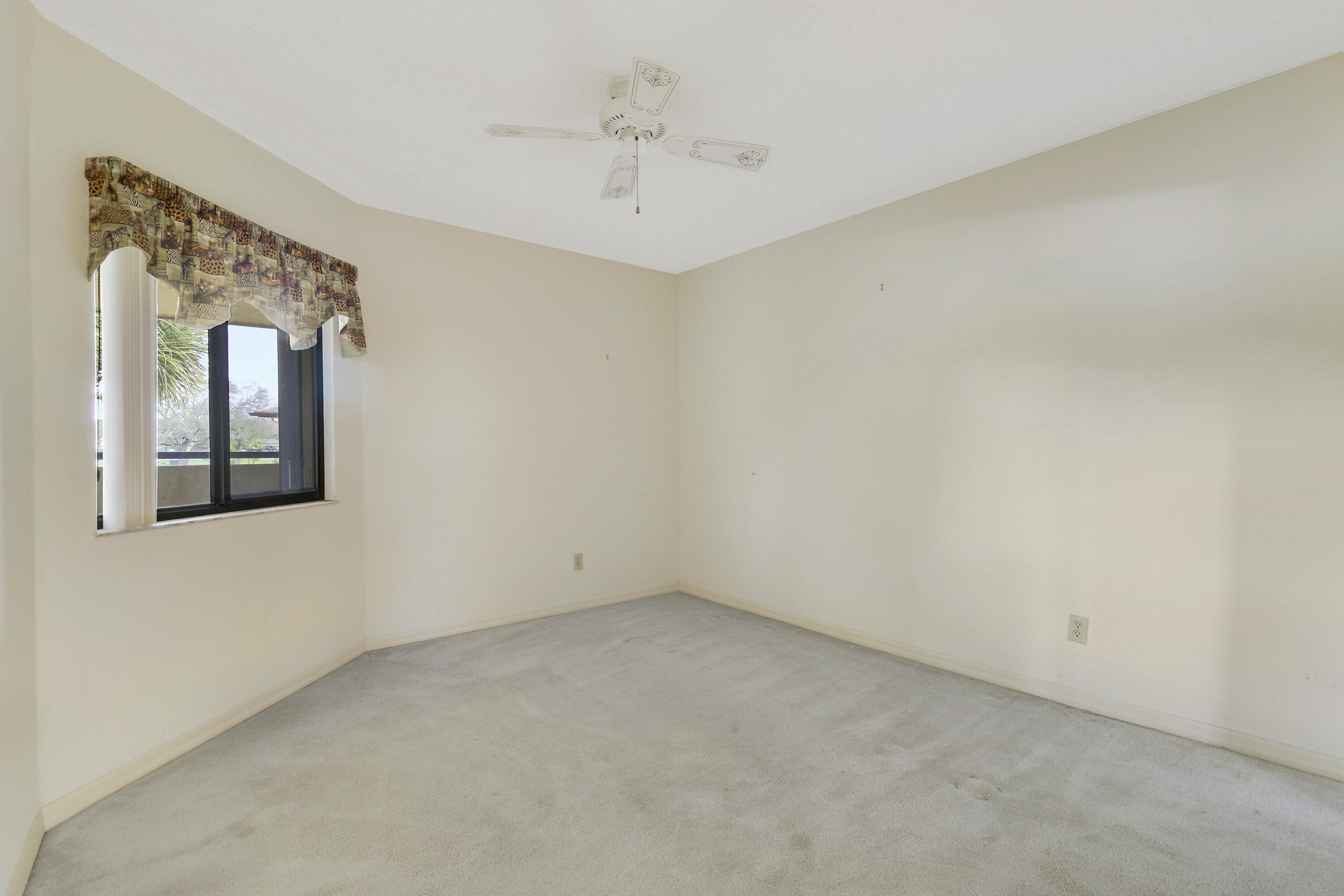 6333 SE Williamsburg Drive 204