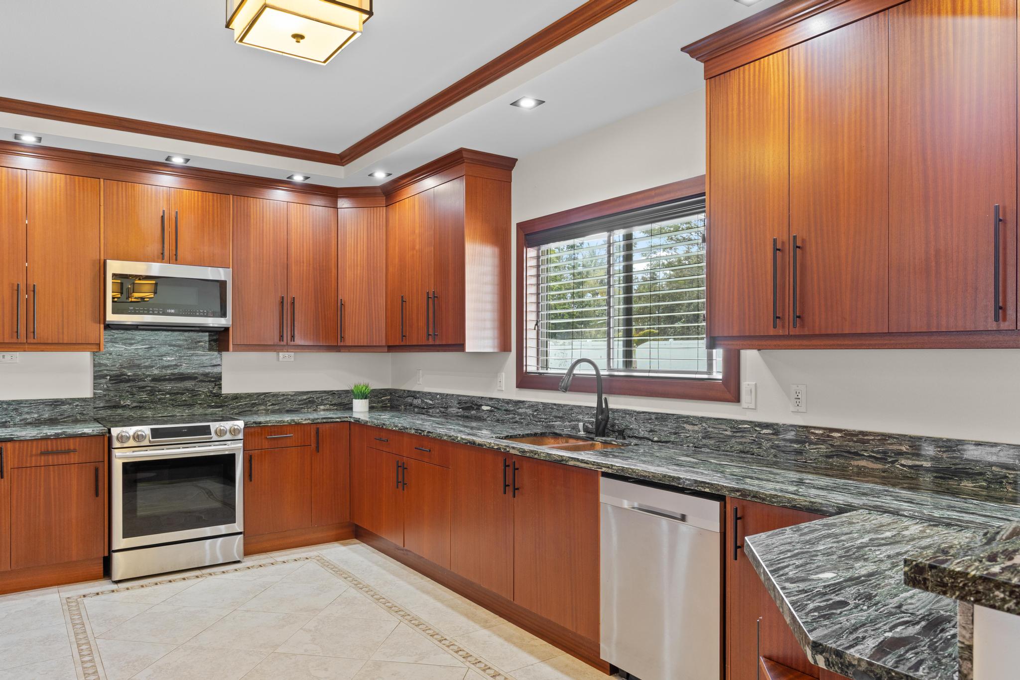 15-1594 22ND AVE
