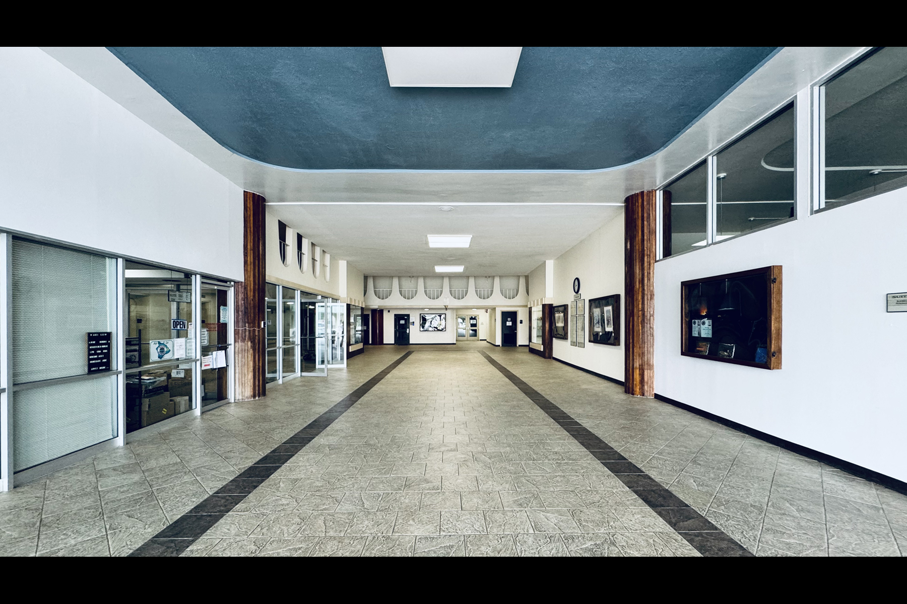 101 LAGOON CENTRE 421