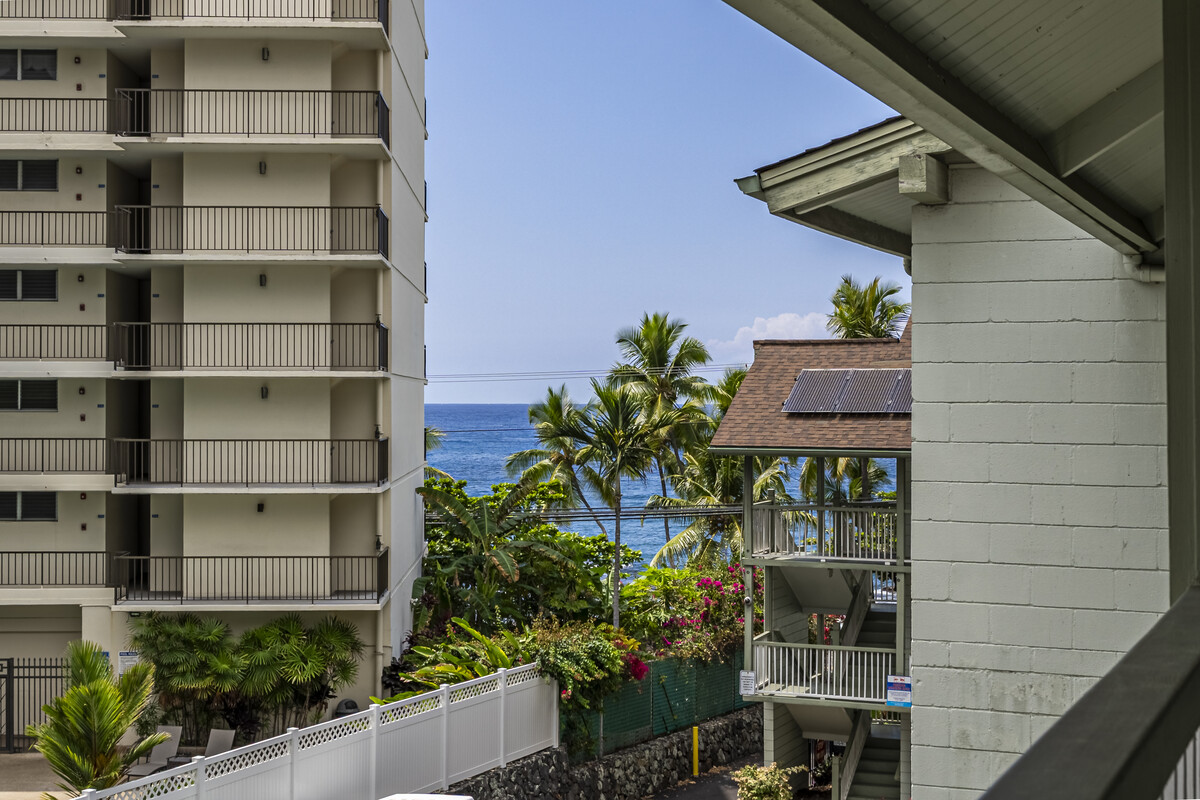 75-5776 KUAKINI HWY 335