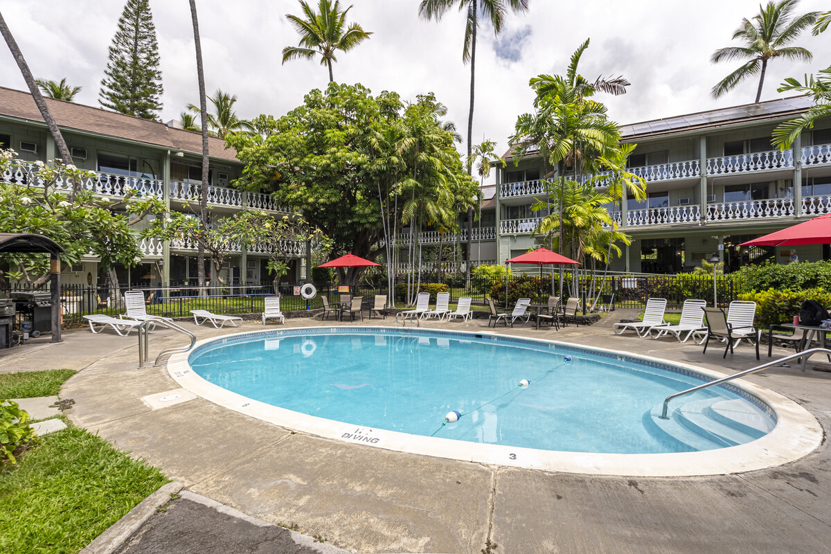 75-5776 KUAKINI HWY 335