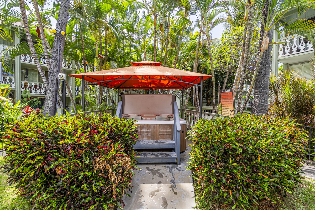 75-5776 KUAKINI HWY 335