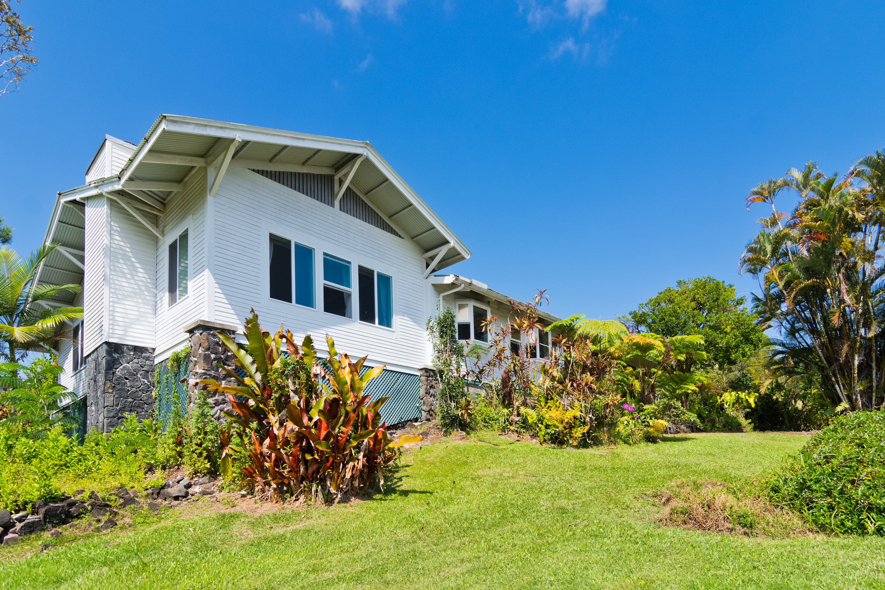 1706 WAIANUENUE AVE