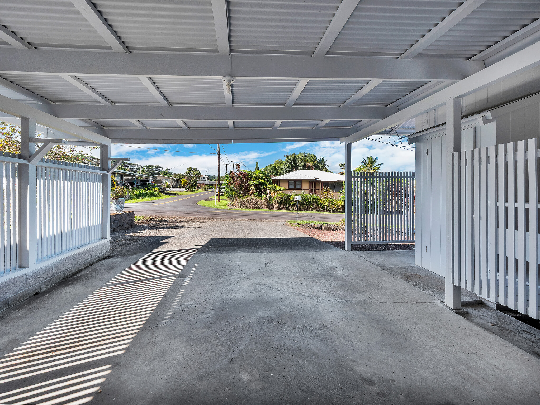 27 ULUWAI ST