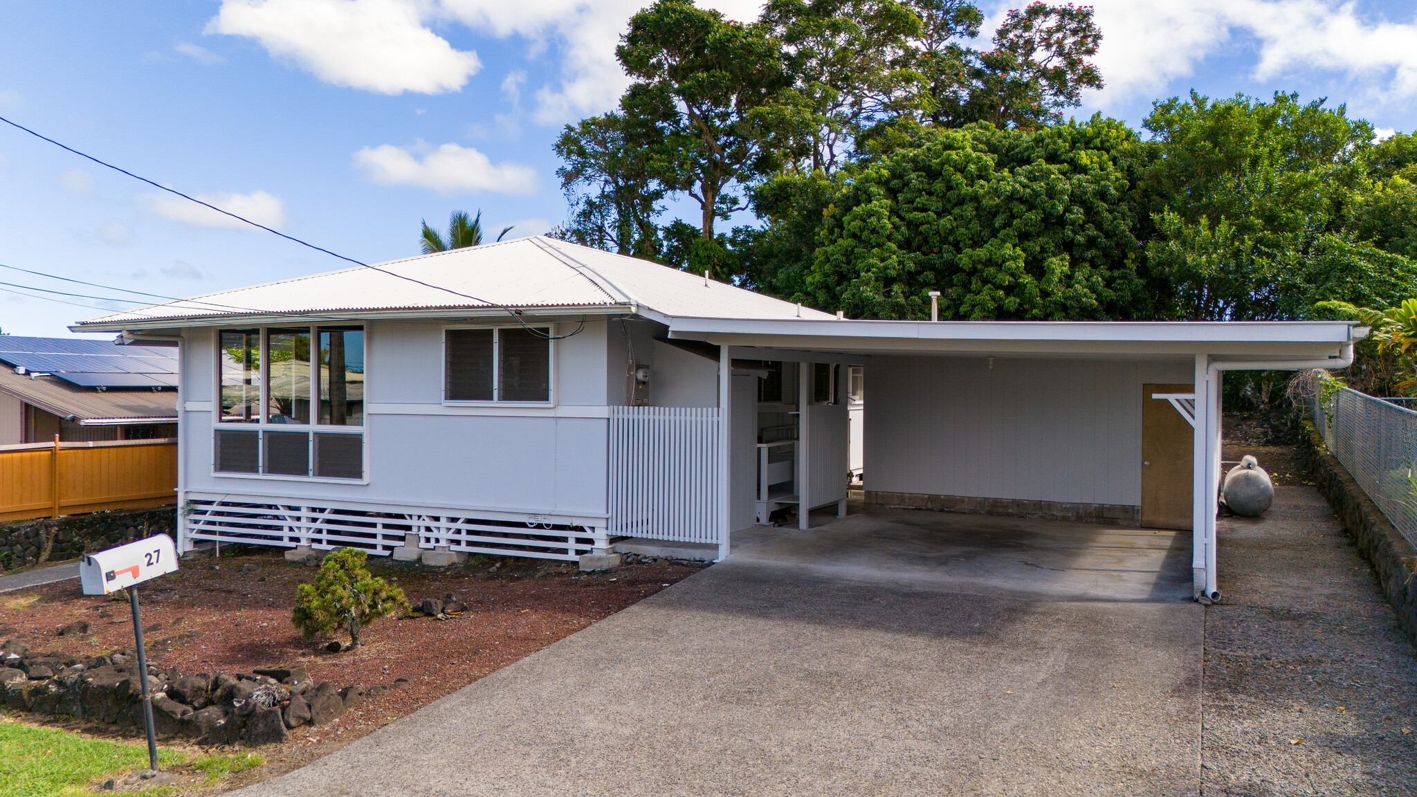 27 ULUWAI ST