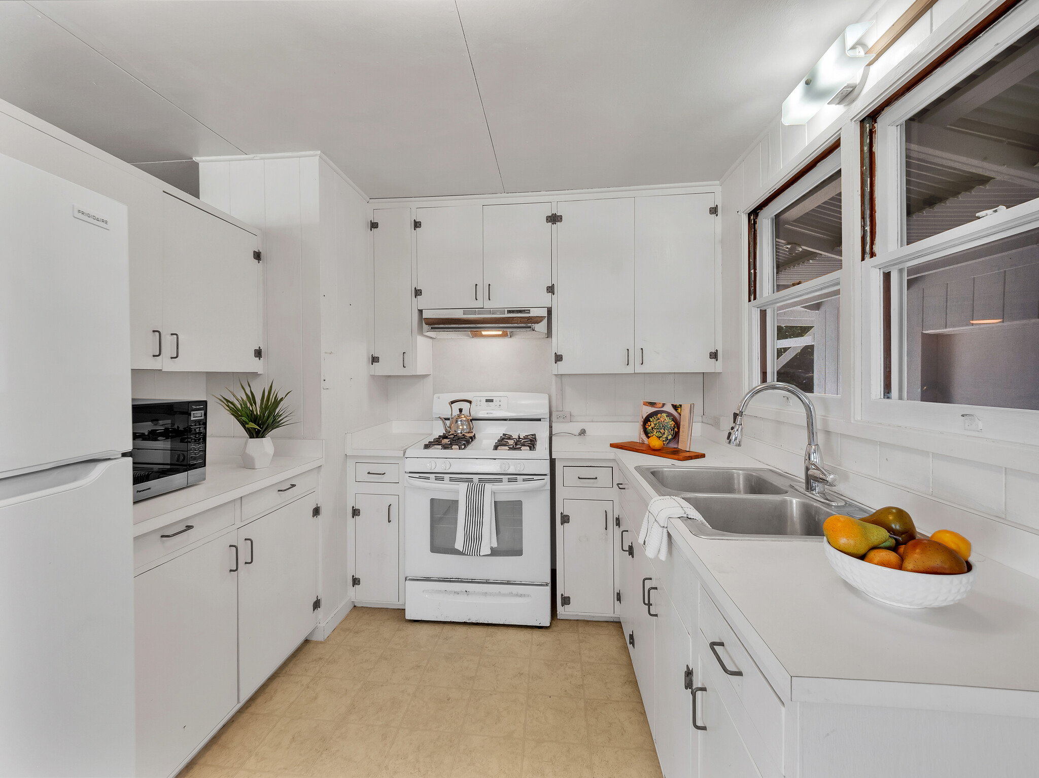 27 ULUWAI ST