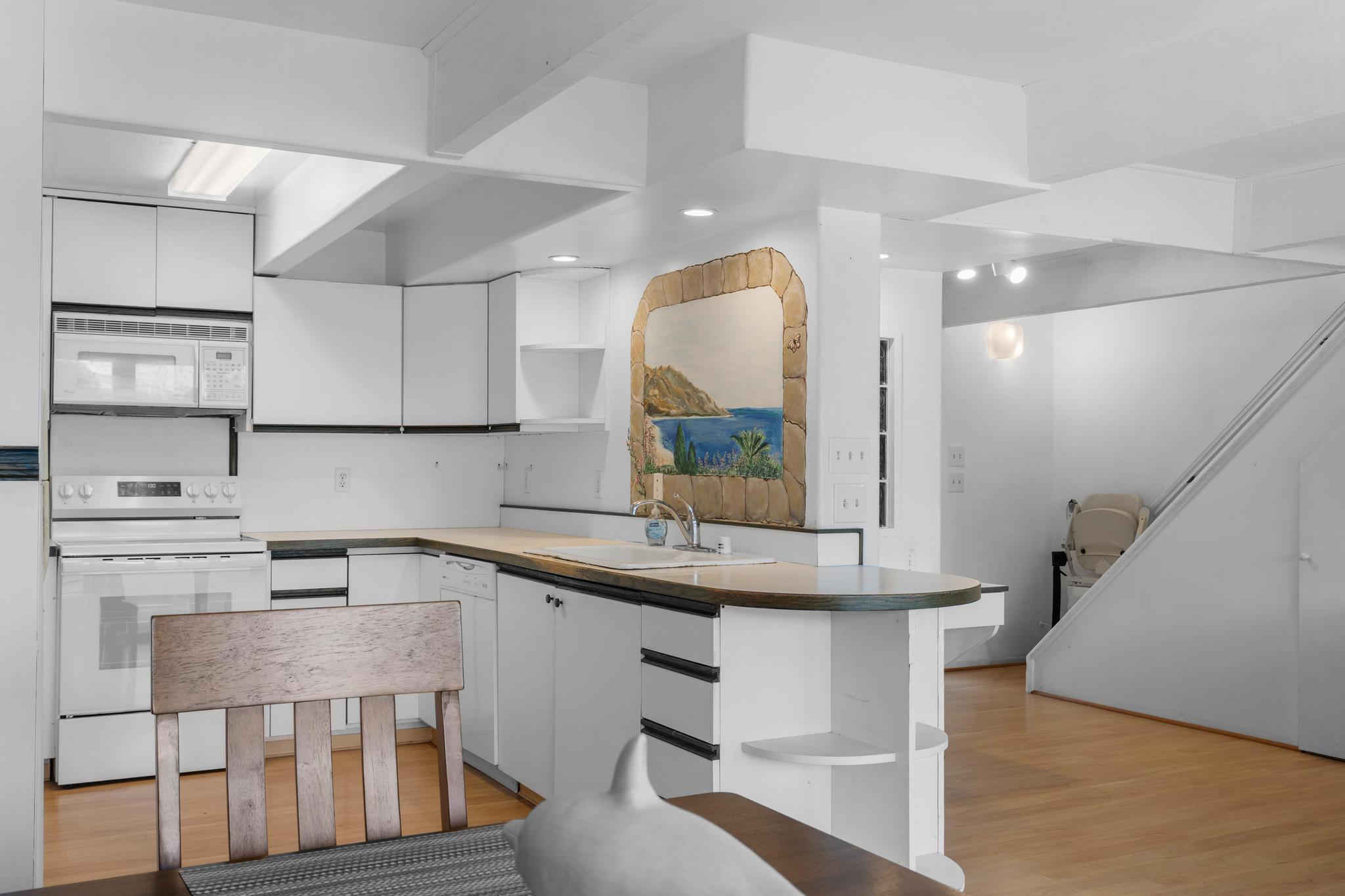 932 KUMUKOA ST C104