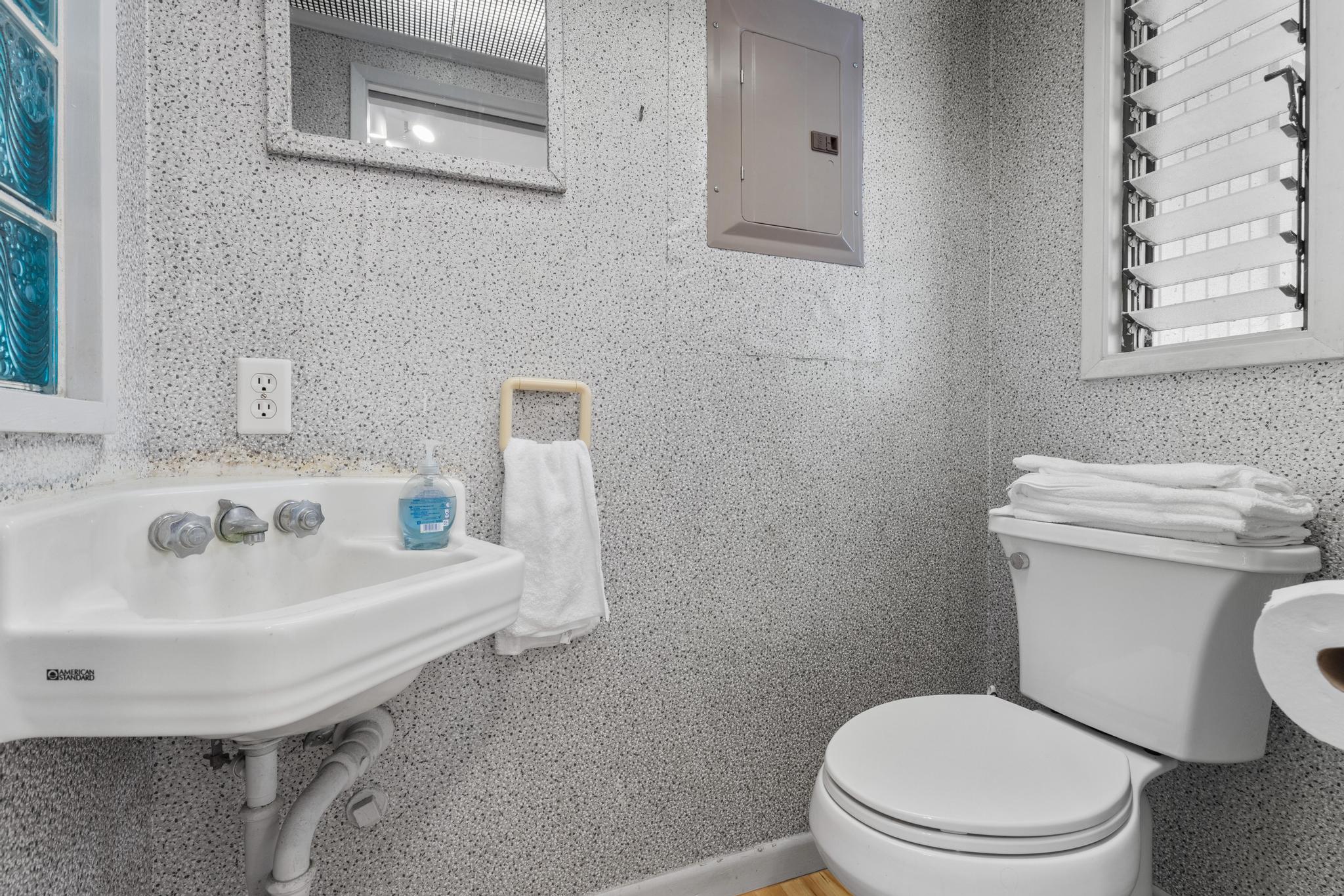 932 KUMUKOA ST C104