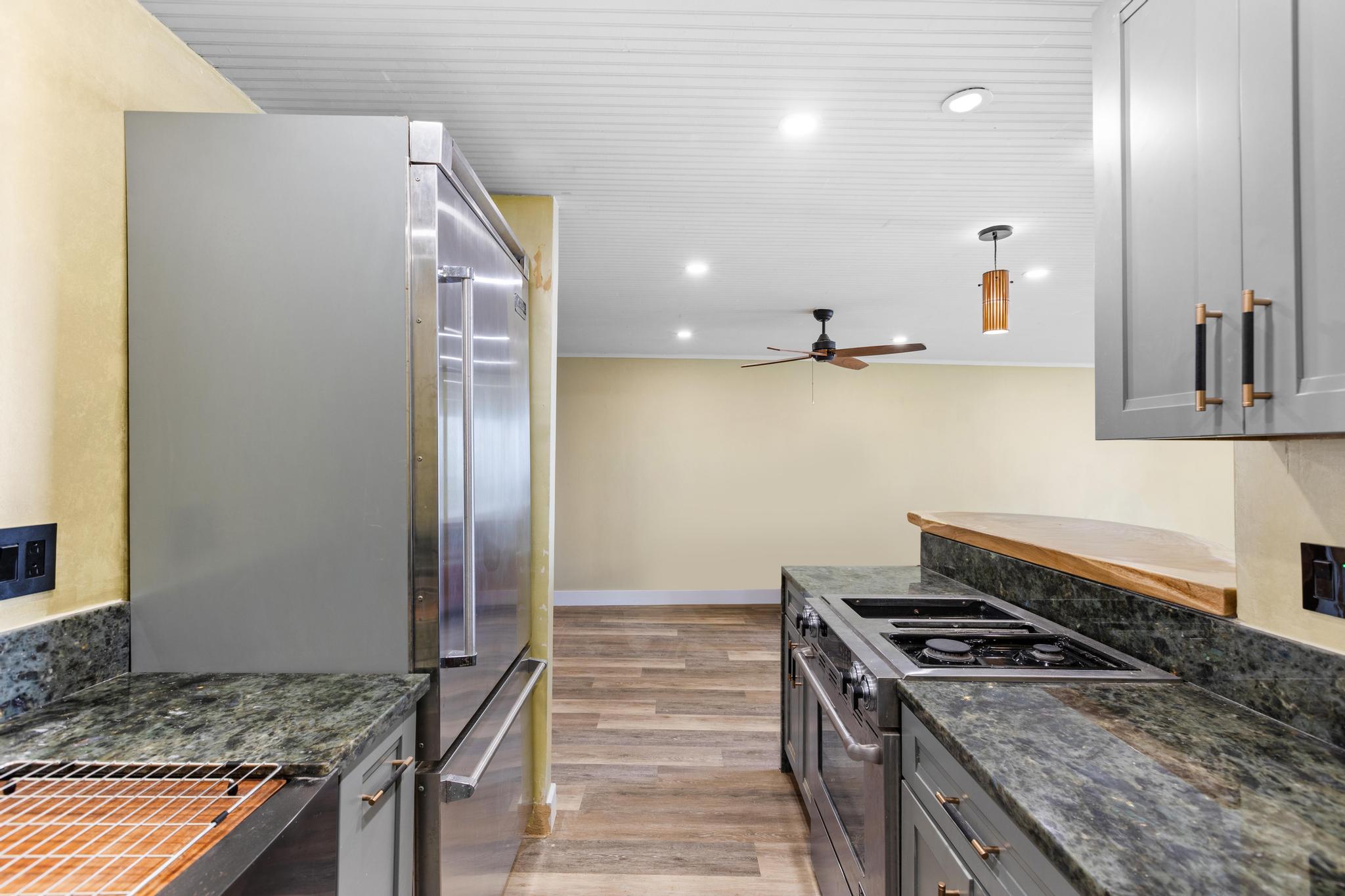 2405 HALE KAHAKAI 409