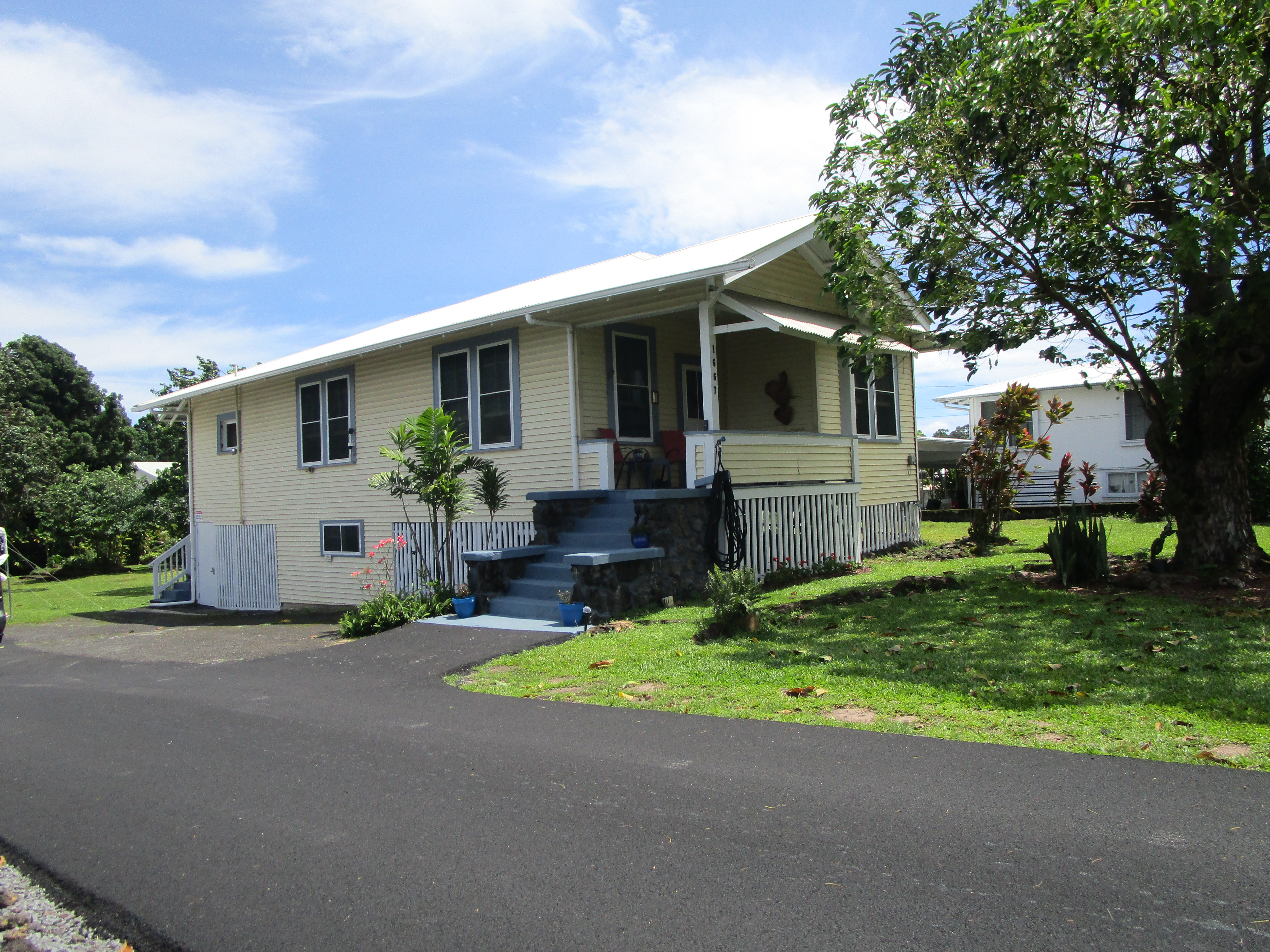 1667 KILAUEA AVE