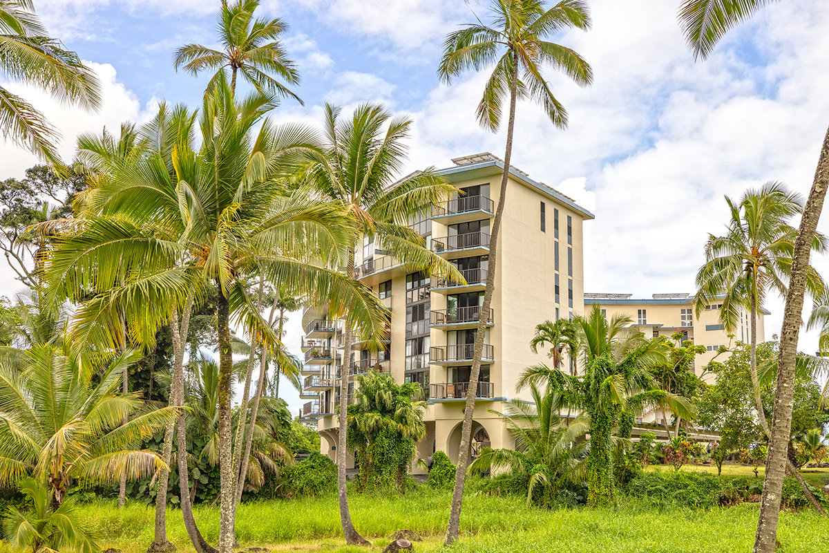 2405 KALANIANAOLE AVE 402