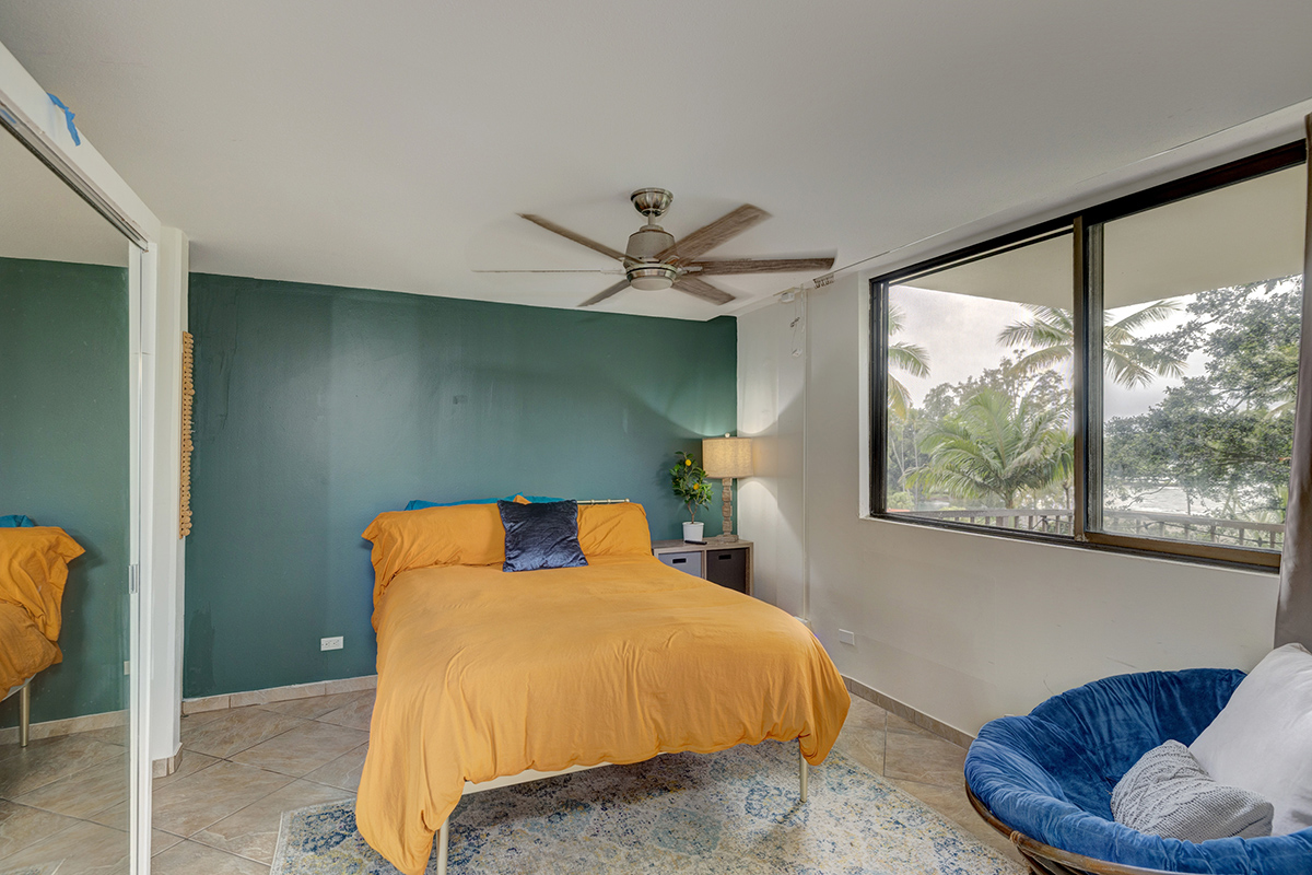 2405 KALANIANAOLE AVE 402