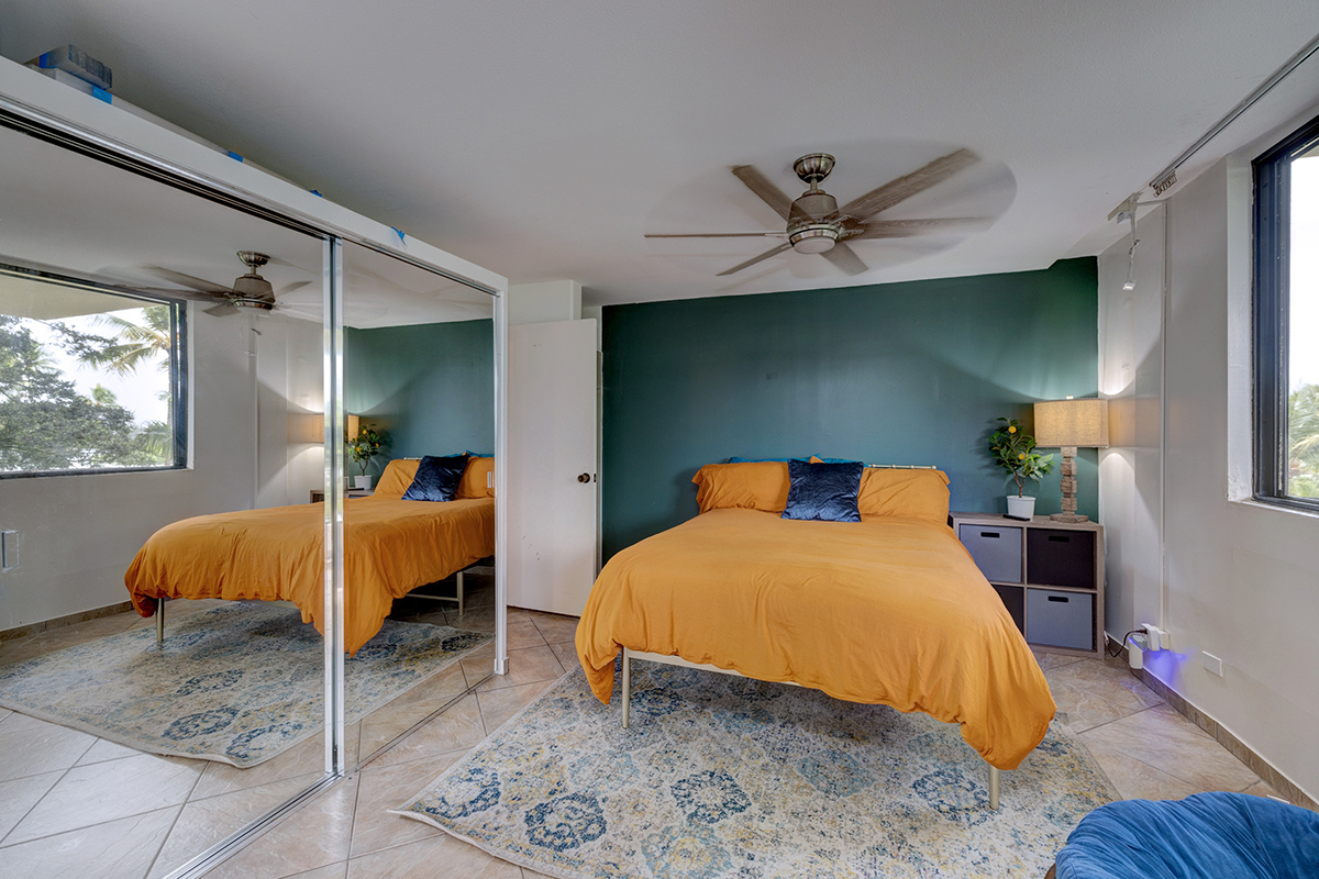 2405 KALANIANAOLE AVE 402