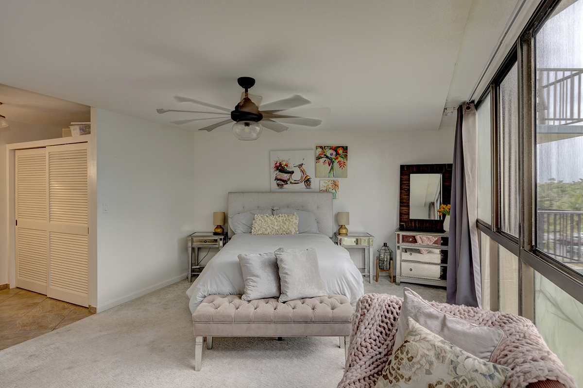 2405 KALANIANAOLE AVE 402