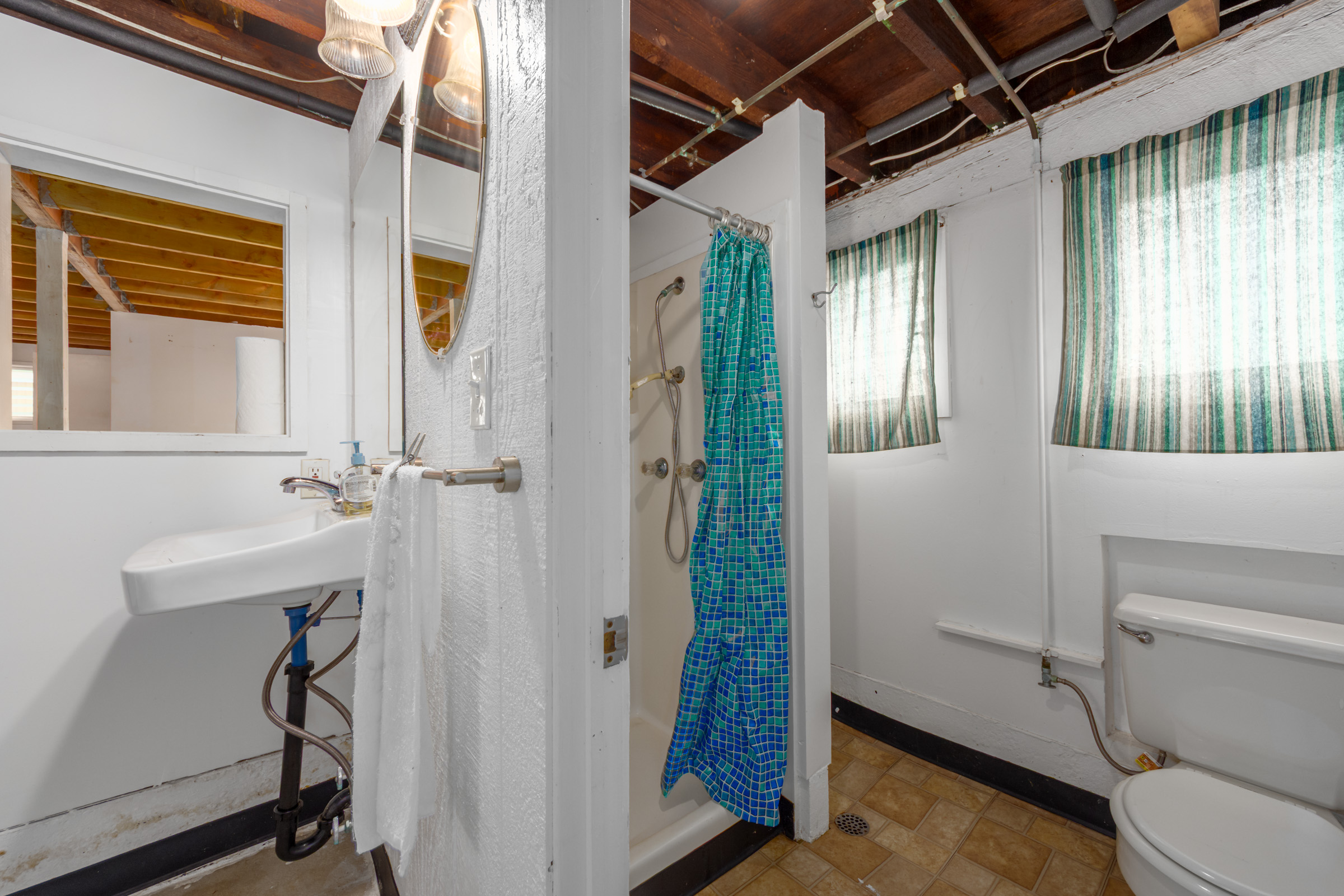 38 LEI ST