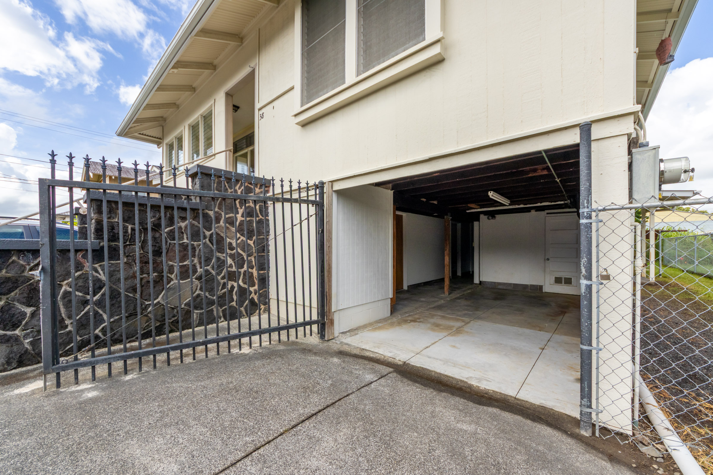 38 LEI ST
