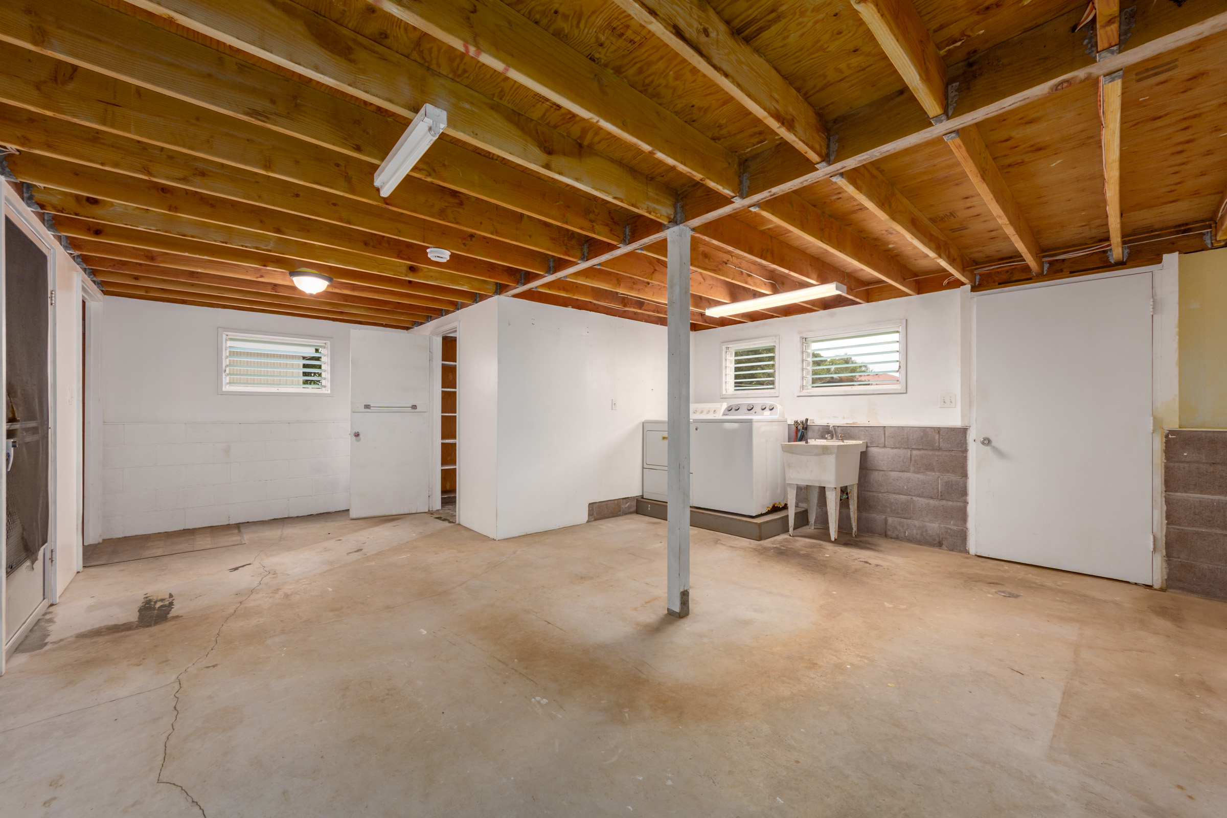 38 LEI ST