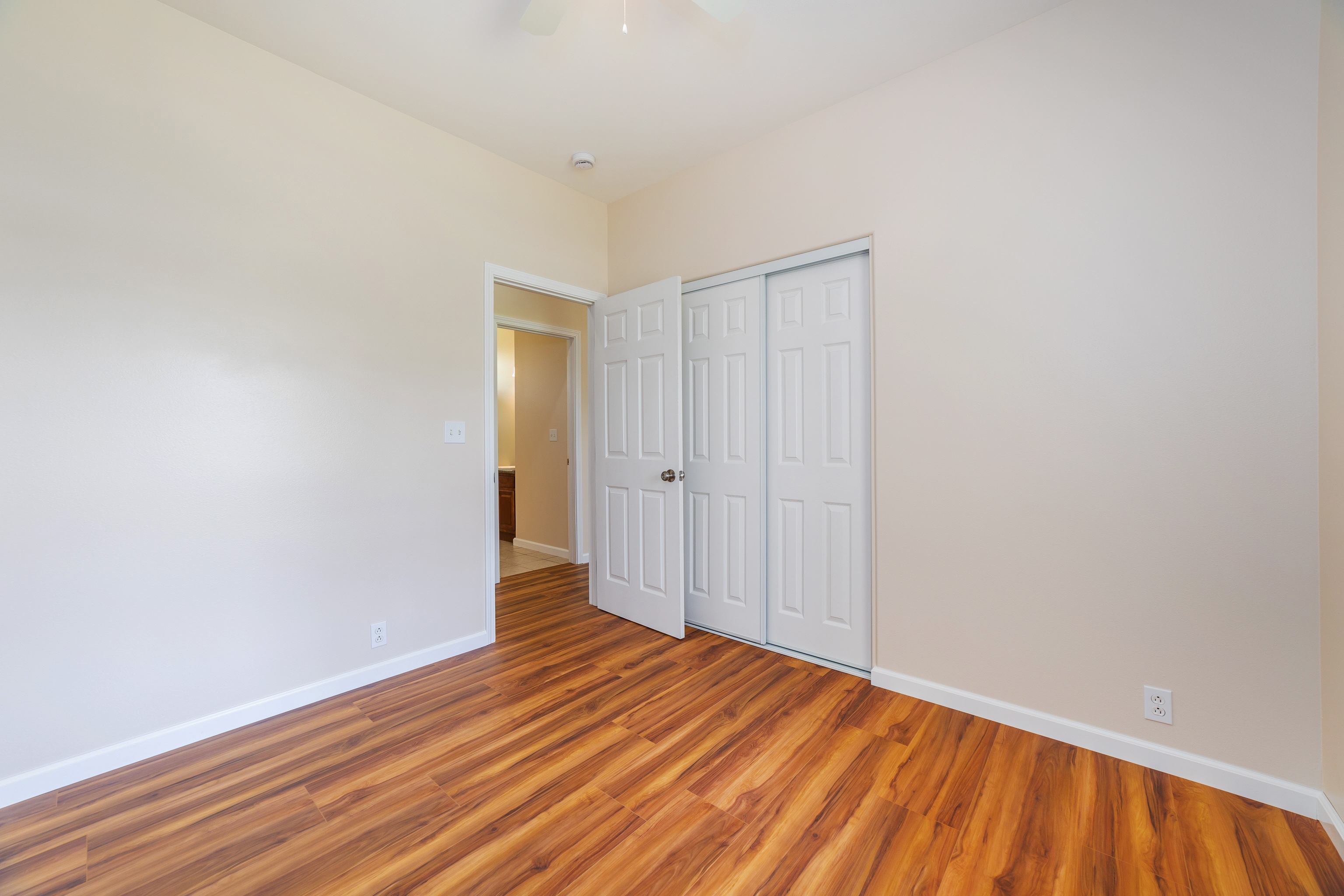 16-2157 PLUMERIA DR