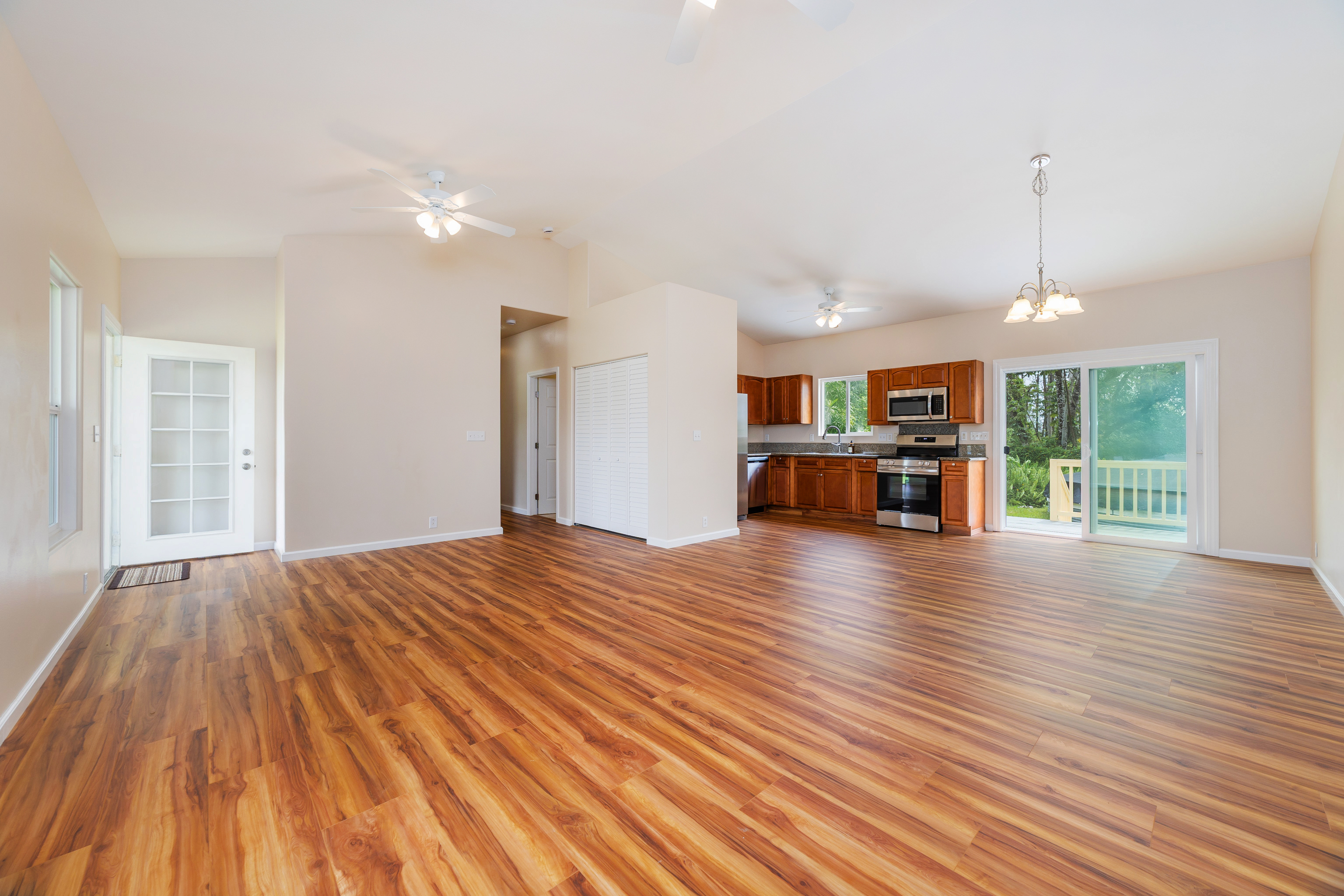 16-2157 PLUMERIA DR