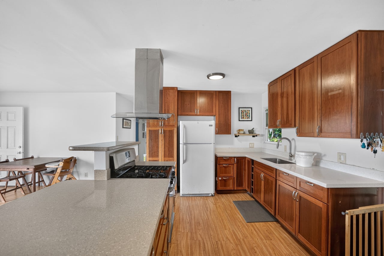 243 AIPUNI ST