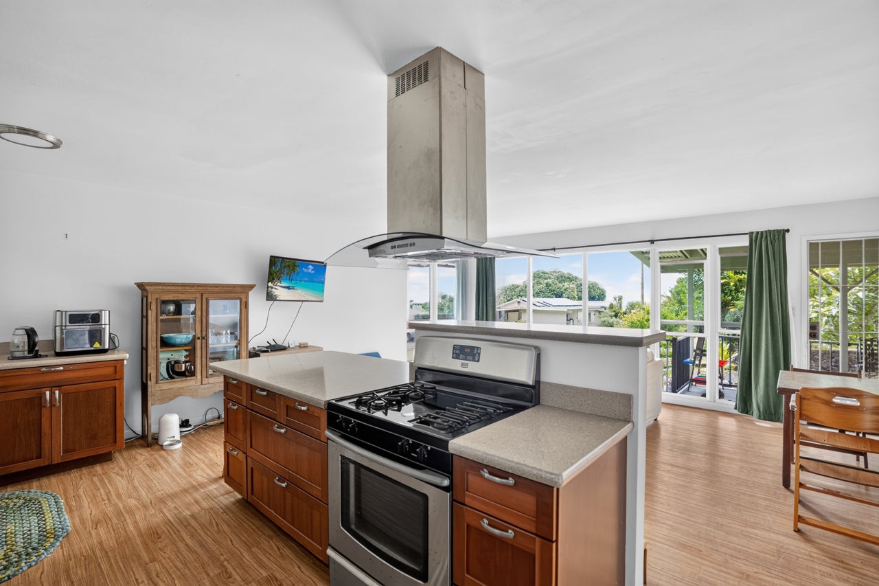 243 AIPUNI ST