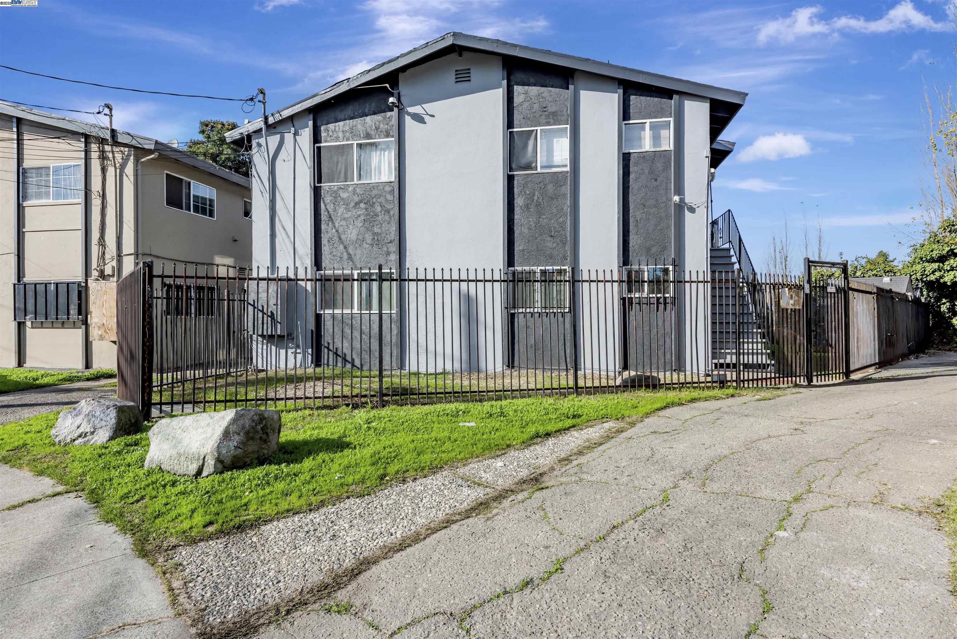 107 Catron Dr