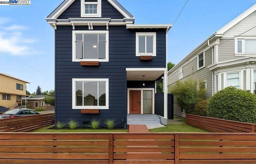 556-558 Alcatraz Ave