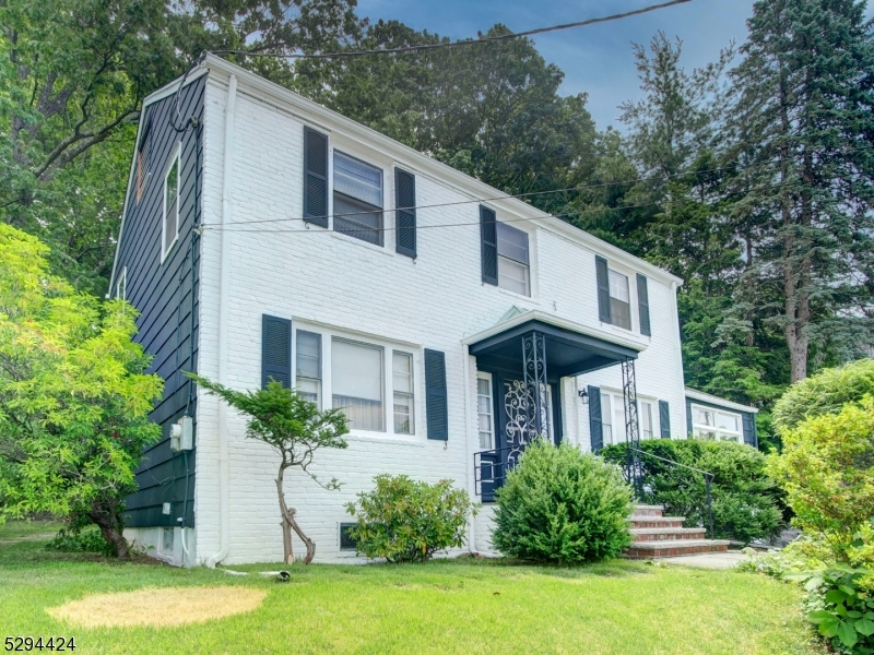 52 Lenox Ter