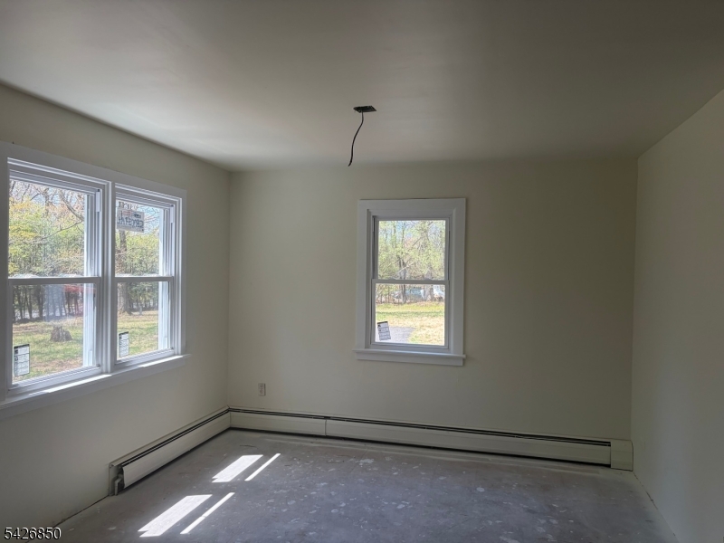 9 Thomas Dr