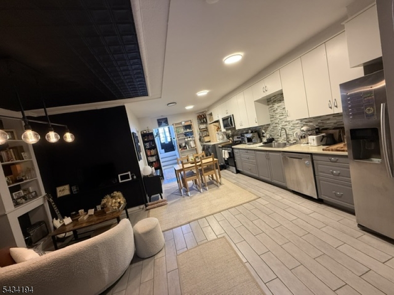 413 Bloomfield Ave 3