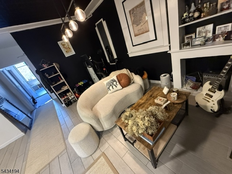 413 Bloomfield Ave 3