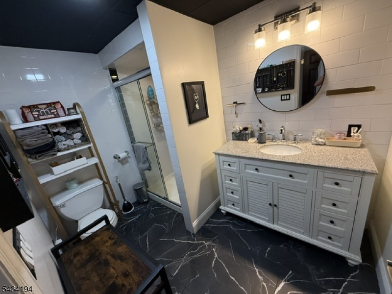 413 Bloomfield Ave 3
