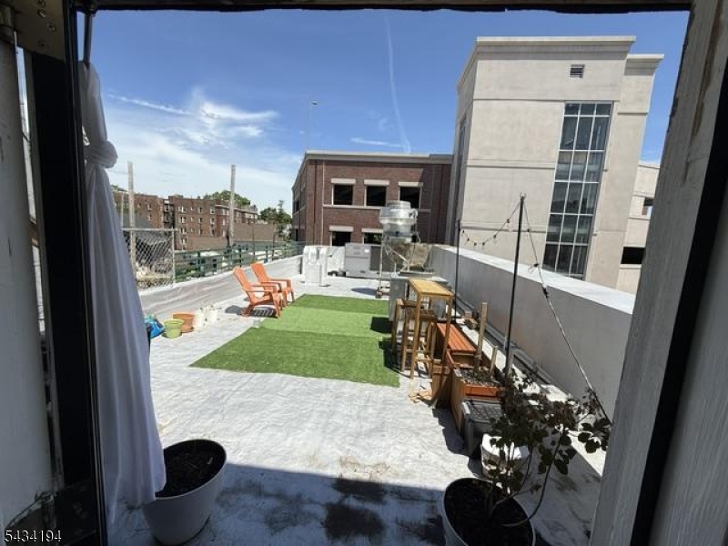 413 Bloomfield Ave 3
