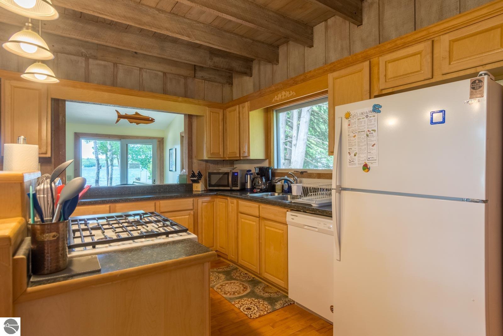 530 E Harbor Highway