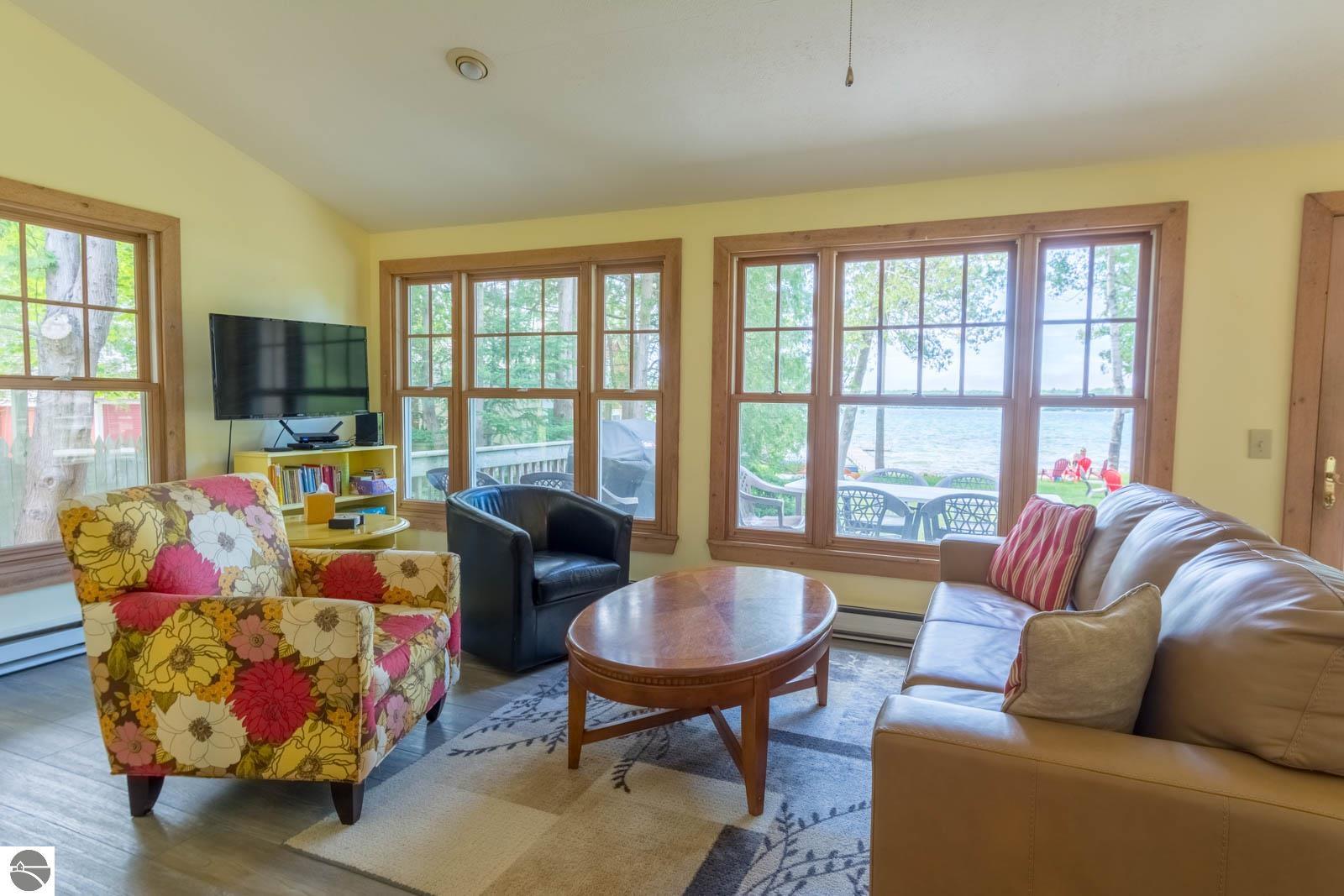 530 E Harbor Highway