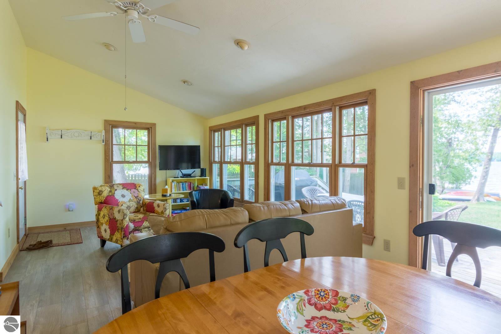 530 E Harbor Highway
