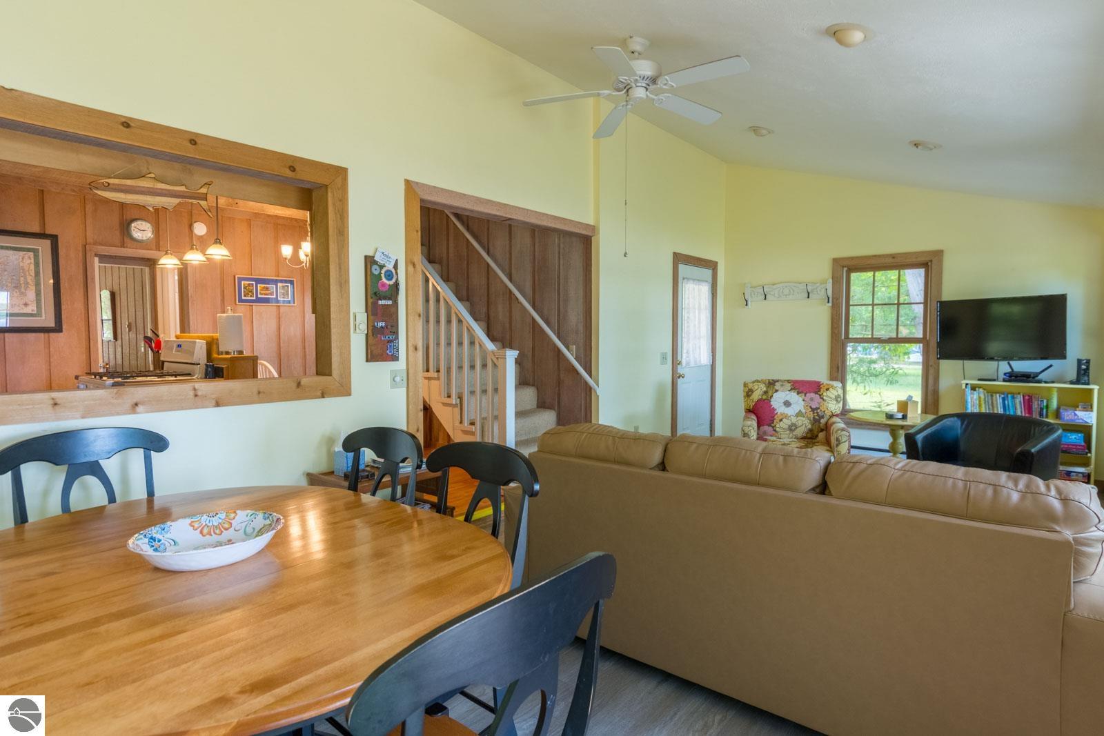 530 E Harbor Highway