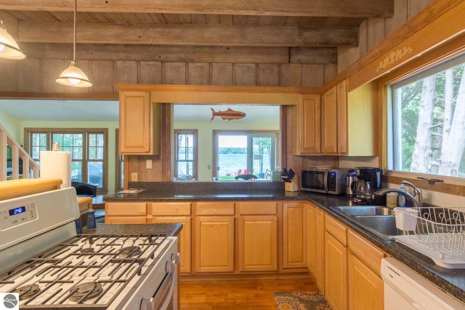 530 E Harbor Highway