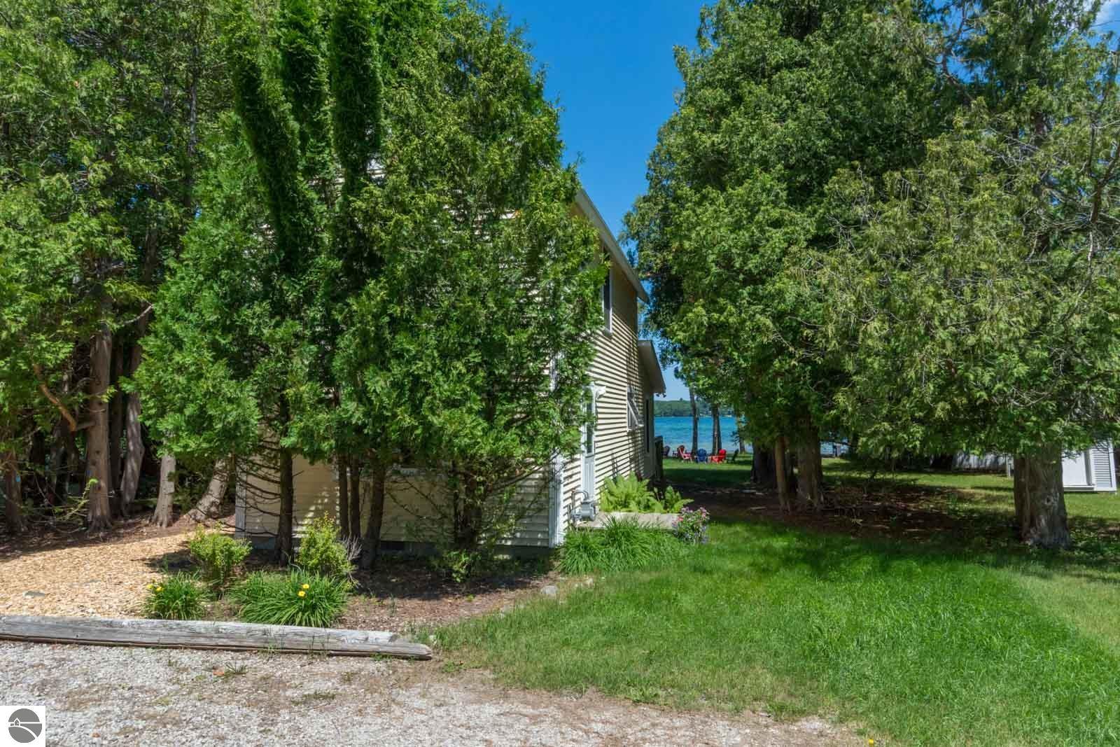 530 E Harbor Highway