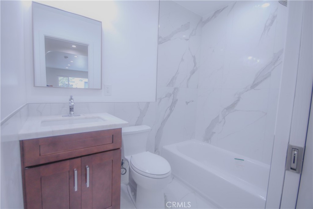 624 Silver Lake Boulevard 4