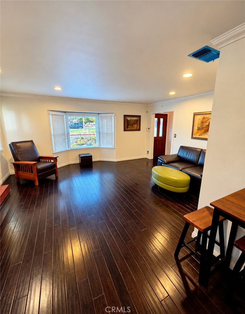 542 W Ada