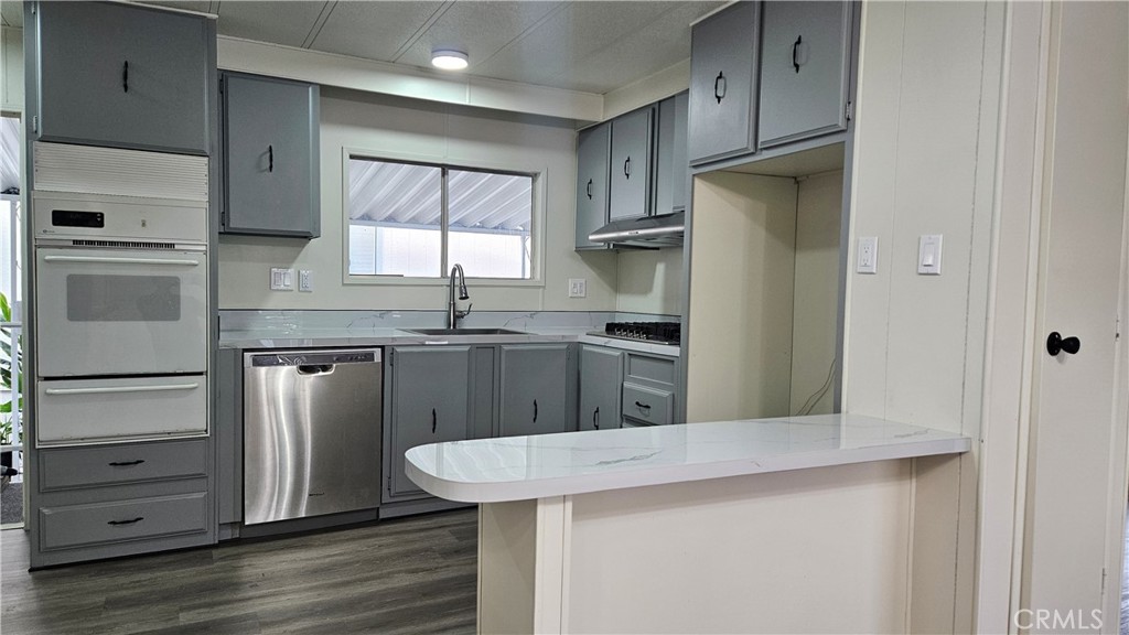 14352 Beach Boulevard 18