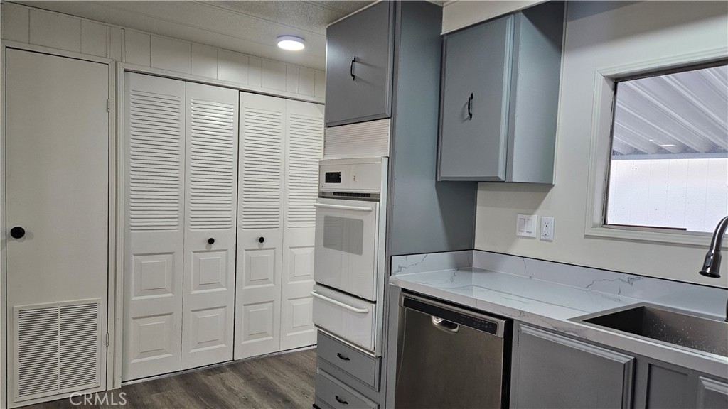 14352 Beach Boulevard 18