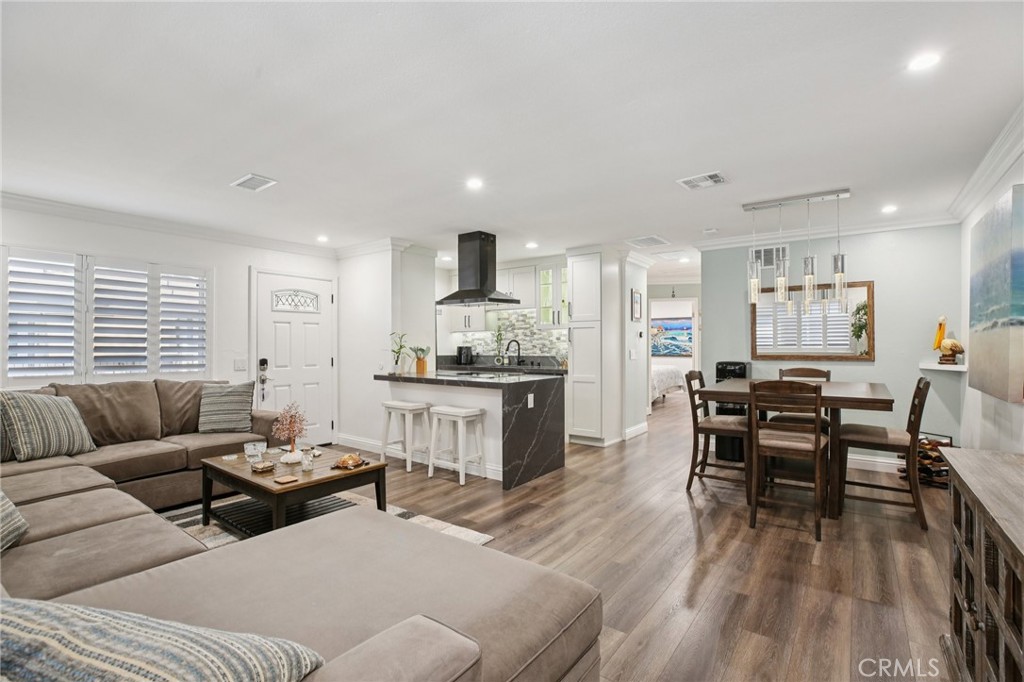 16407 De Anza