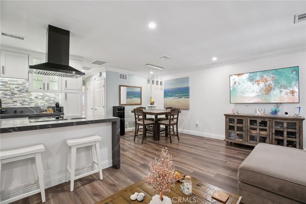 16407 De Anza