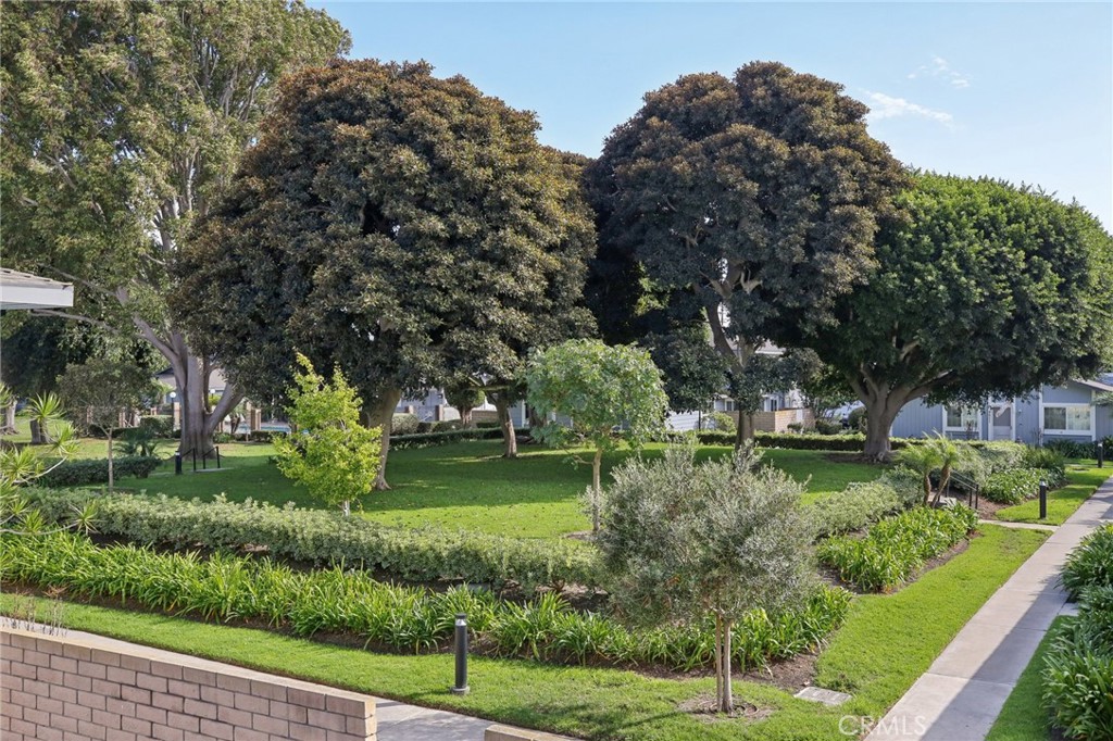 16407 De Anza