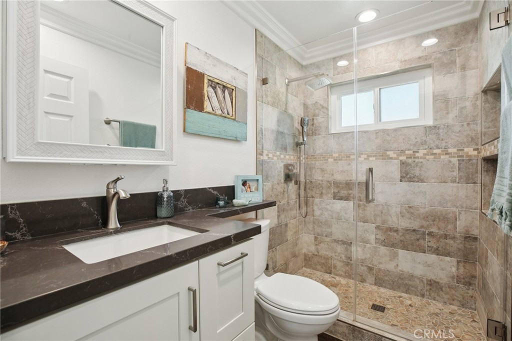 16407 De Anza