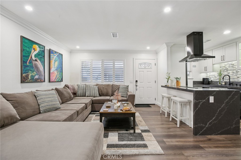 16407 De Anza