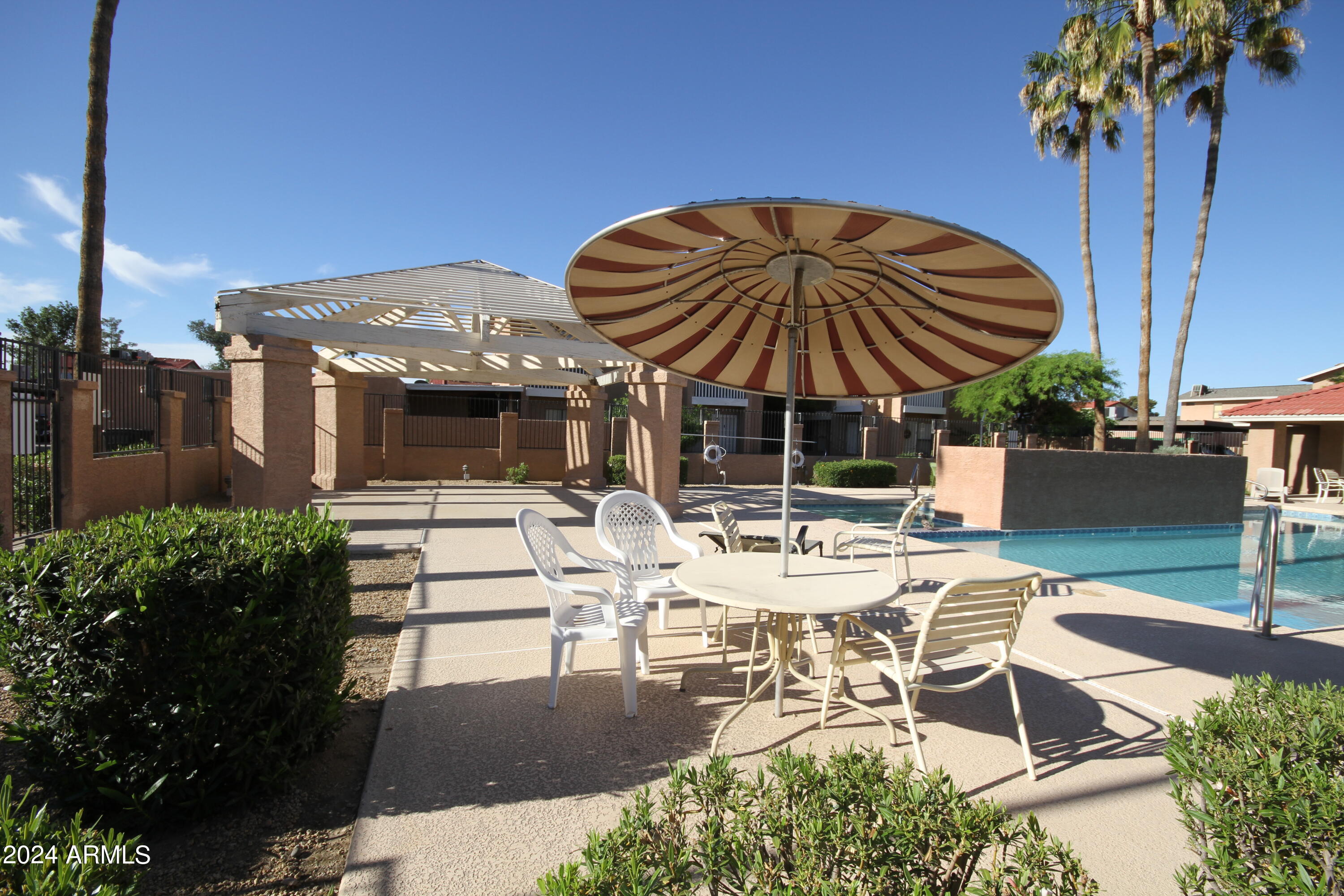 2845 E TRACY Lane, 4